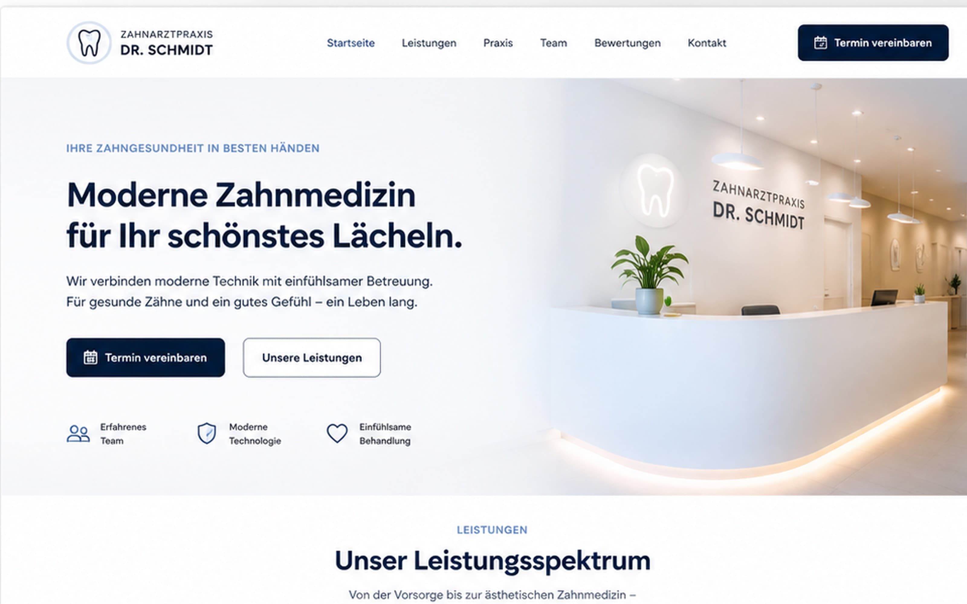 Screenshot der Demo-Website für die Zahnarztpraxis Dr. Schmidt mit Hero-Bereich, Navigation und Leistungen
